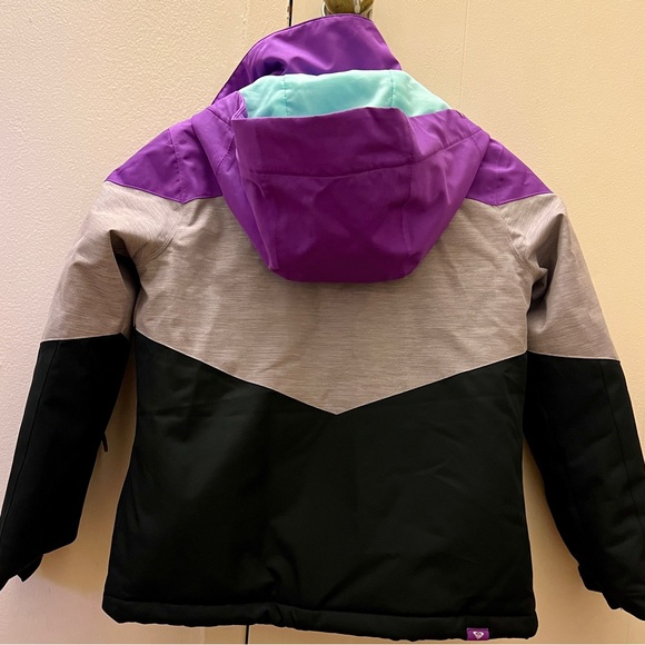 Roxy ski jacket worn only a fee times. - Picture 2 of 2